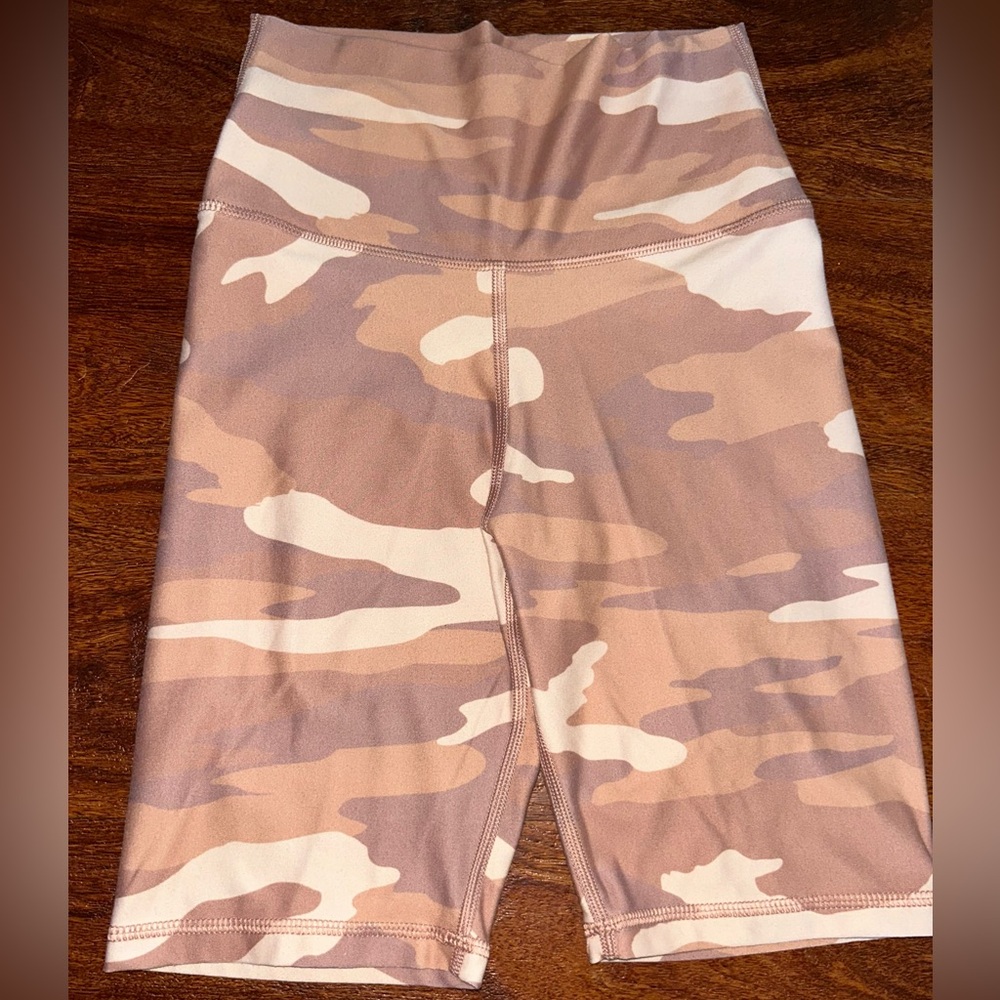 Aerie Tan/Cream Camo Biker Shorts